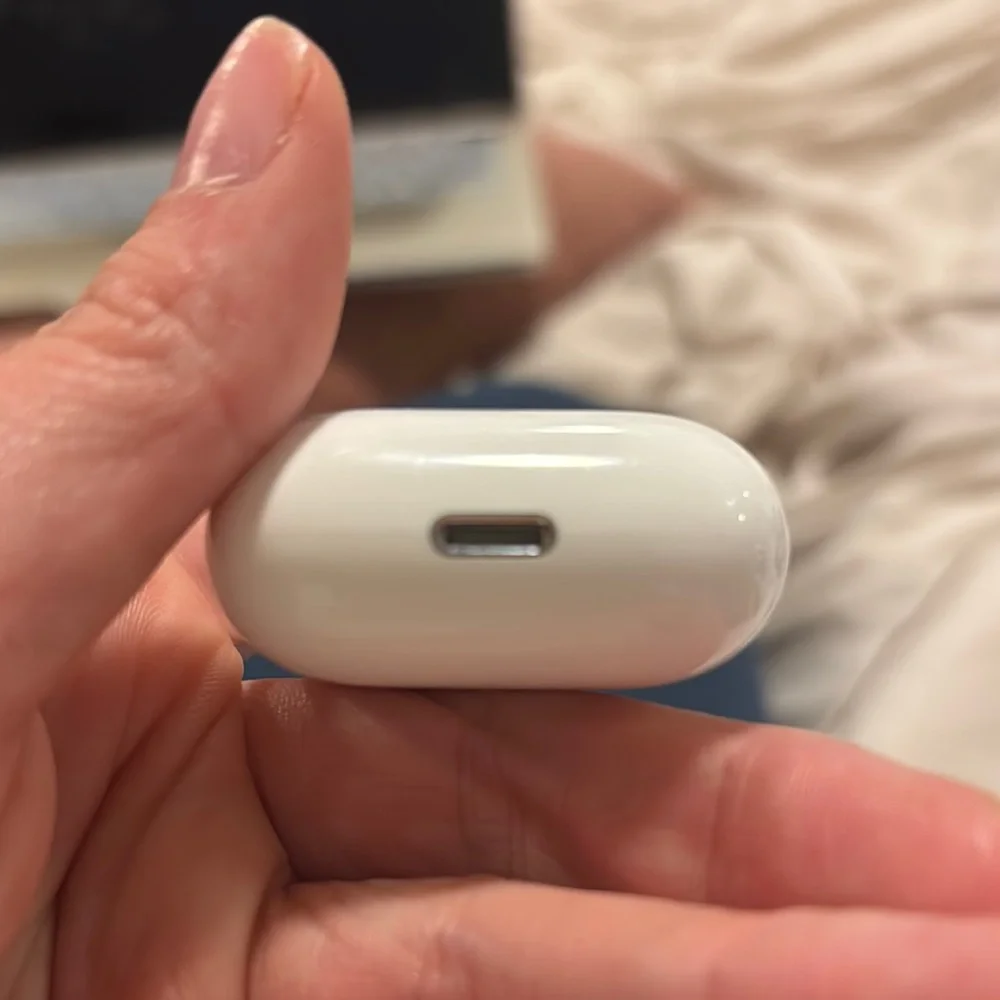 Apple Airpods Gen 1st Gen Charging Case - White